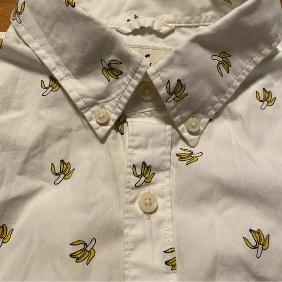 AE Men's White Short Sleeve Shirt with banana 🍌 - Picture 5 of 12